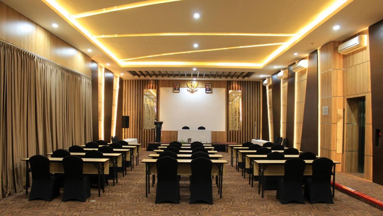 โรงแรมเคเอชเอเอส เซมารัง เซอมารัง ภายนอก รูปภาพ
